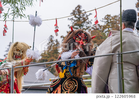 多賀大社の節分祭、鬼の舞〈滋賀県犬上郡〉 122605968