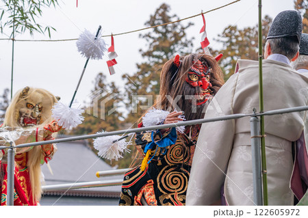 多賀大社の節分祭、鬼の舞〈滋賀県犬上郡〉 122605972