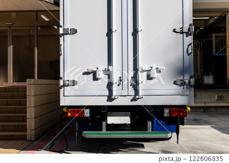 配送トラック 配送トラック 122606835