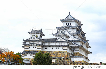Himeji castle with autumn blue sky white cloud, frame one of japan's best destination for travel, Hyogo Japan. Himeji castle with autumn blue sky white cloud, frame one of japan's best destination for travel, Hyogo Japan. 122608058
