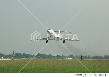 Take off training aircraft, fuselage nose similar bombers, smoke from engines during takeoff, Take off training aircraft, fuselage nose similar bombers, smoke from engines during takeoff, 122610831