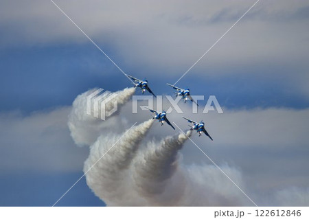 この技術が日本の空を護る…美しい編隊飛行を魅せるブルーインパルス 122612846