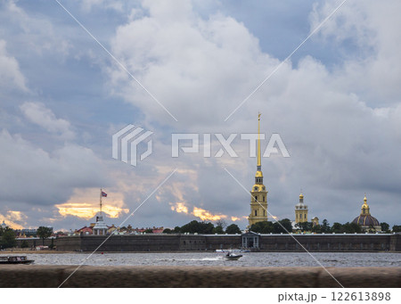 Facade of l buildings in a street in the city center of saint petersburg 122613898