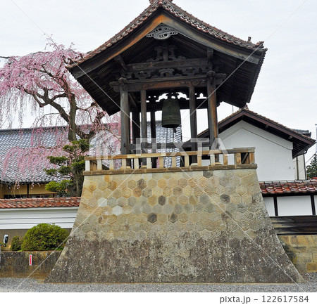 福島県　須賀川市　長松院　鐘楼 122617584