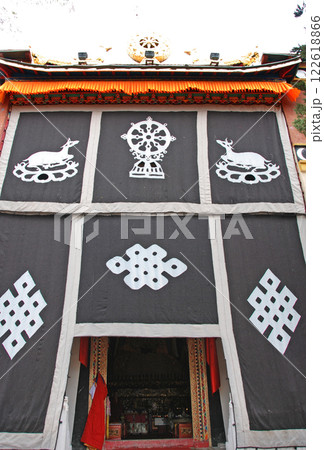 中国　雲南省　デチェン シャングリラ　大亀山公園　大仏寺 122618866