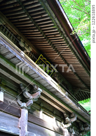 山中にひっそりと佇む天霊山空恵寺　山門　扁額　渋川市　 122618895
