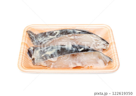 食品トレー入り銀だらの粕漬け【白背景・切り抜き】 122619350