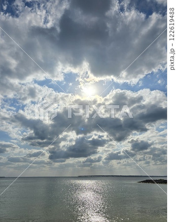 沖縄県 石垣島の冬の空 沖縄県 石垣島の冬の空 122619488