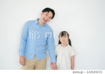 9歳の娘とパパ 122620231