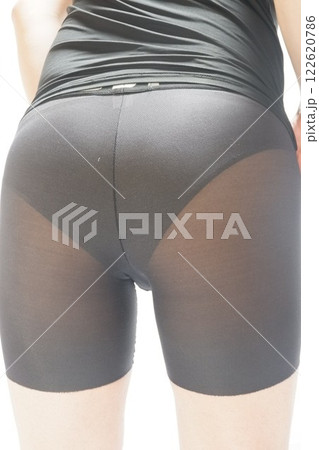 ダイエット前の若い女性 ダイエット前の若い女性 122620786