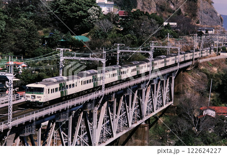 1987年 根府川の鉄橋を走る185系特急踊り子 1987年 根府川の鉄橋を走る185系特急踊り子 122624227