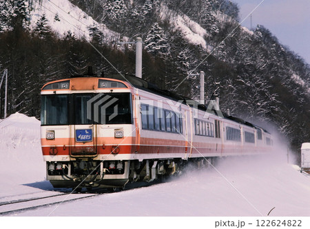1987年 石勝線十三里駅付近を走る特急おおぞら 1987年 石勝線十三里駅付近を走る特急おおぞら 122624822