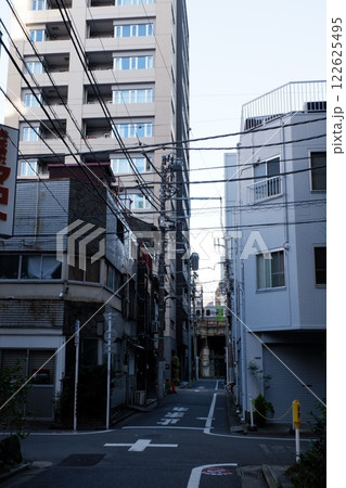 秋葉原の路地裏 122625495
