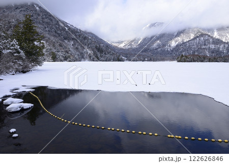 冬の湯ノ湖 冬の湯ノ湖 122626846