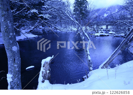 冬の湯ノ湖 冬の湯ノ湖 122626858