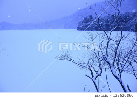 冬の湯ノ湖 冬の湯ノ湖 122626860