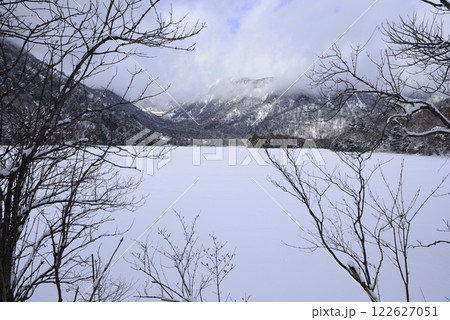 雪の湯ノ湖 122627051