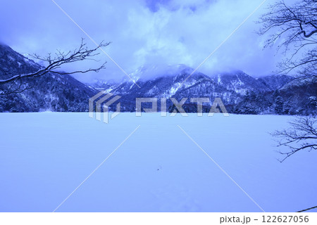 雪の湯ノ湖 122627056