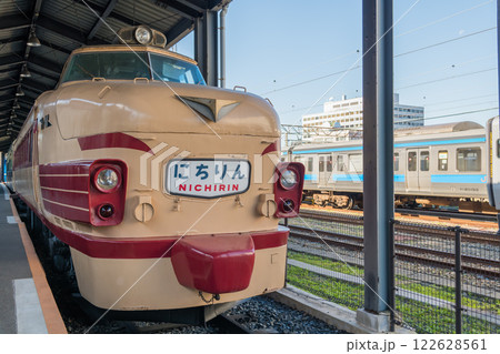 【北九州門司港　九州鉄道記念館の特急にちりん481系】 122628561