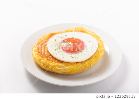 卵チーズカレーパン 卵チーズカレーパン 122629515