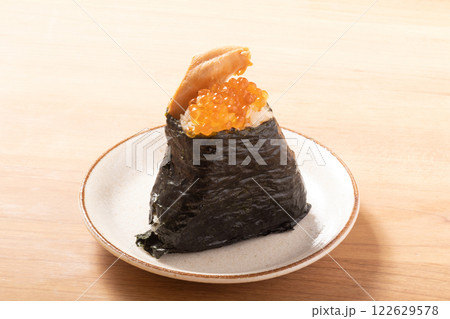 はらこ飯 おにぎり(鮭 いくら) はらこ飯 おにぎり(鮭 いくら) 122629578