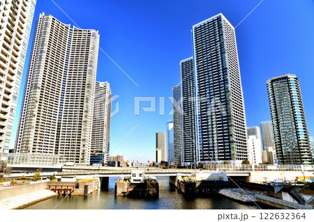 朝潮小橋より黎明大橋／朝潮運河周辺を望む(東京都中央区)【2025.1】 122632364