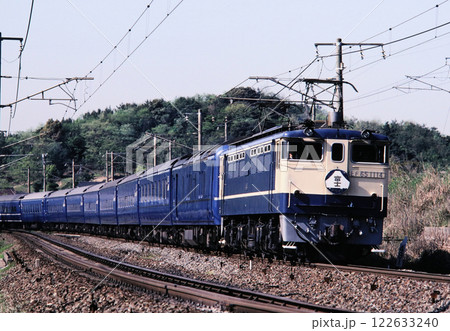 1981年　厚狭付近を走るブルートレイン富士 122633240