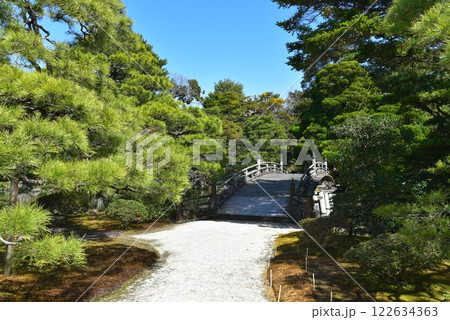 京都御所 御池庭の欅橋 京都御所 御池庭の欅橋 122634363