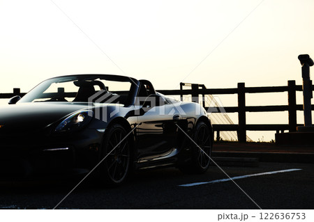 ツヤツヤの黒いオープンカー ツヤツヤの黒いオープンカー 122636753