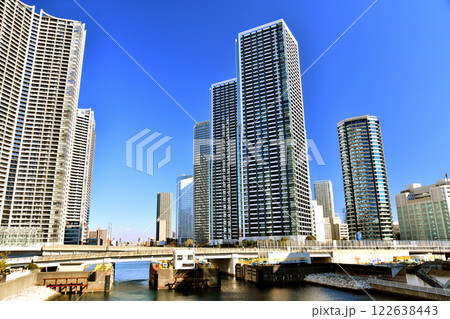 朝潮小橋より黎明大橋／朝潮運河周辺を望む(東京都中央区)【2025.1】 122638443