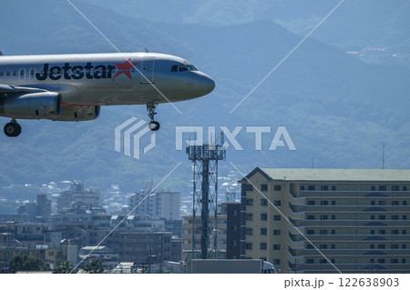 着陸する旅客機 着陸する旅客機 122638903