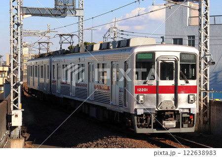 ［TS］東武大師線10000系電車（ワンマン運転：西新井⇔大師前） 122638983