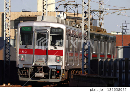［TS］東武大師線10000系電車（ワンマン運転：西新井⇔大師前） 122638985