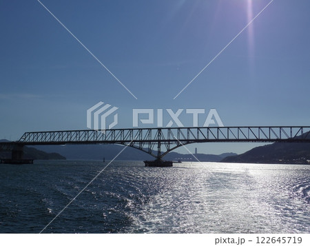 海上より望む大島大橋(山口県) 海上より望む大島大橋(山口県) 122645719