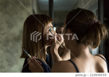 makeup artist makes her work makeup artist makes her work 122648559