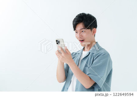 男性 スマートフォン 男性 スマートフォン 122649594