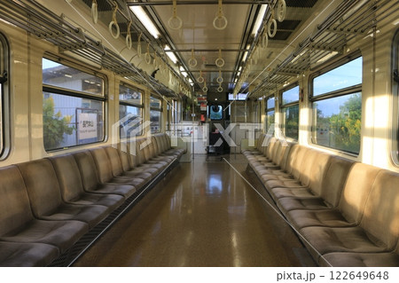 【JR西日本】123系の車内（小野田線：長門本山駅） 122649648