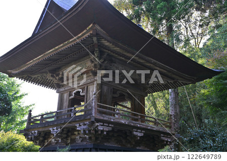 山中にひっそりと佇む天霊山空恵寺　上層四面の鐘楼　渋川市　 122649789