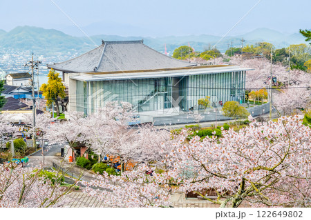 尾道 桜満開の千光寺公園 122649802