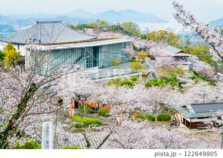 尾道 桜満開の千光寺公園 122649805