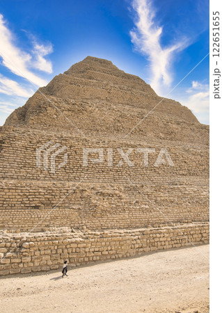 世界遺産・サッカラの美しい階段ピラミッドの景観 122651655