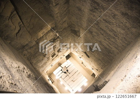 世界遺産・サッカラの美しいピラミッドの景観 122651667