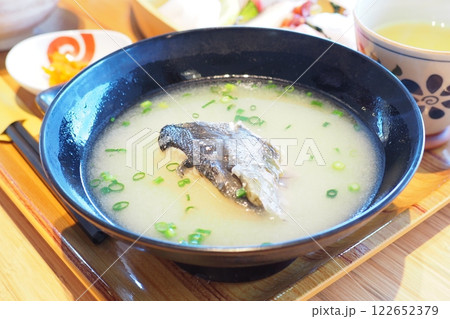 平戸で食べた魚介の旨味が溶け出す、あら汁 122652379