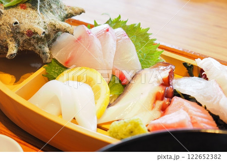 長崎県平戸のぜいたくお刺身定食 122652382