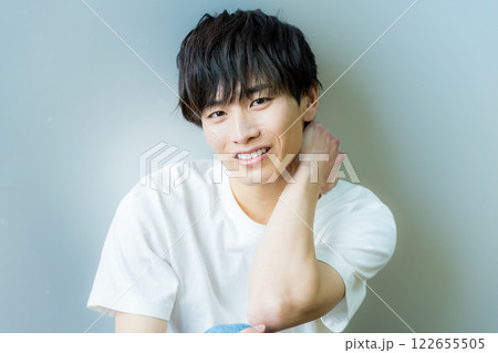 若い男性のポートレート 若い男性のポートレート 122655505