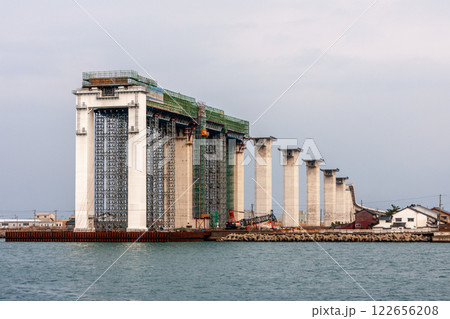 (とやまビューポイント)富山県射水市2009年2月 工事中の新湊大橋 (とやまビューポイント)富山県射水市2009年2月 工事中の新湊大橋 122656208