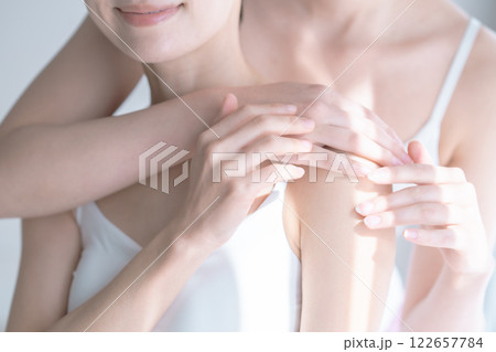 爽やかな女性のビューティイメージ 顔無し 爽やかな女性のビューティイメージ 顔無し 122657784