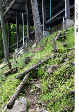 木で作った坂道 木で作った坂道 122658337