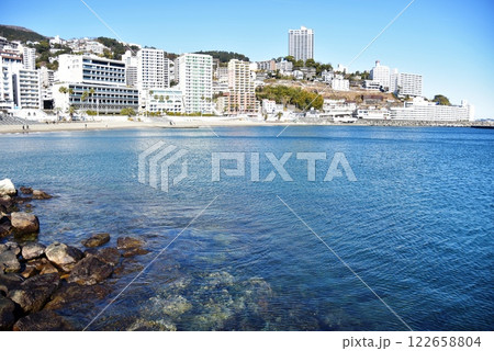 熱海市　海原と熱海サンビーチと宿泊施設 122658804