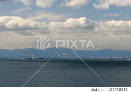 新舞子釣り堤防から伊勢湾を望む 122658918